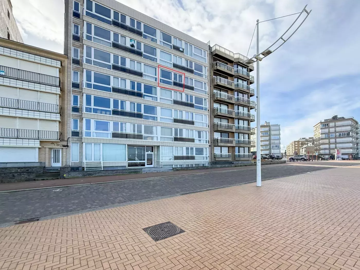 Studio met frontaal zeezicht