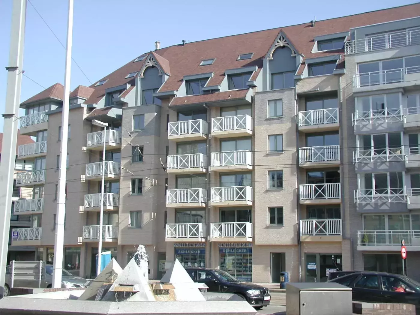 Sint Idesbald Plaza, vlakbij zee in Sint Idesbald