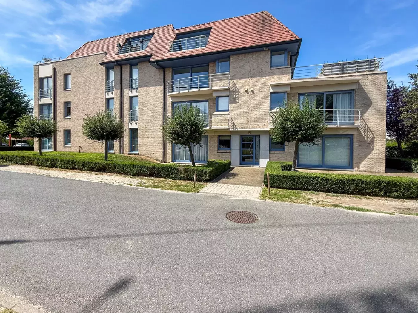 Ruim appartement te koop met garage en kelder